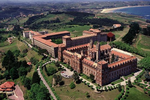 14 - Universidad Pontificia de Comillas